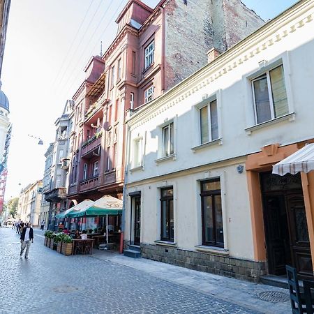 Apartamenty Lesi Ukrainky 17 Lviv Exterior photo